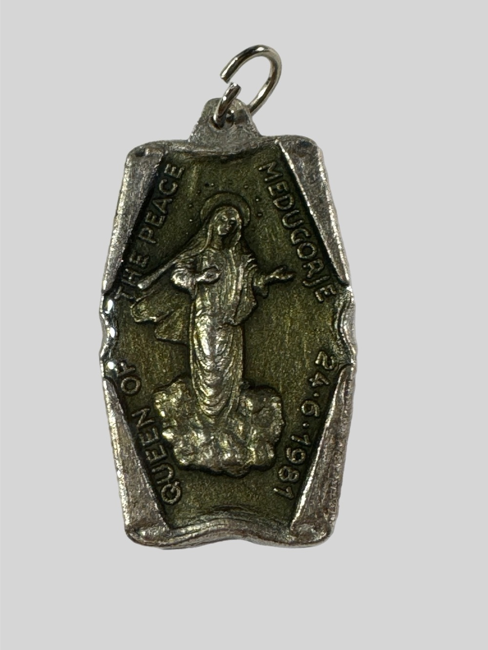 Vintage Our Lady of Medjugorje Queen of Peace Medal Pendant 1981 Catholic GUC